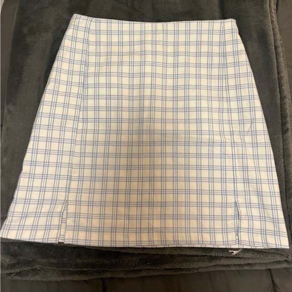 Brandy Melville Plaid Skirt - Picture 2 of 4